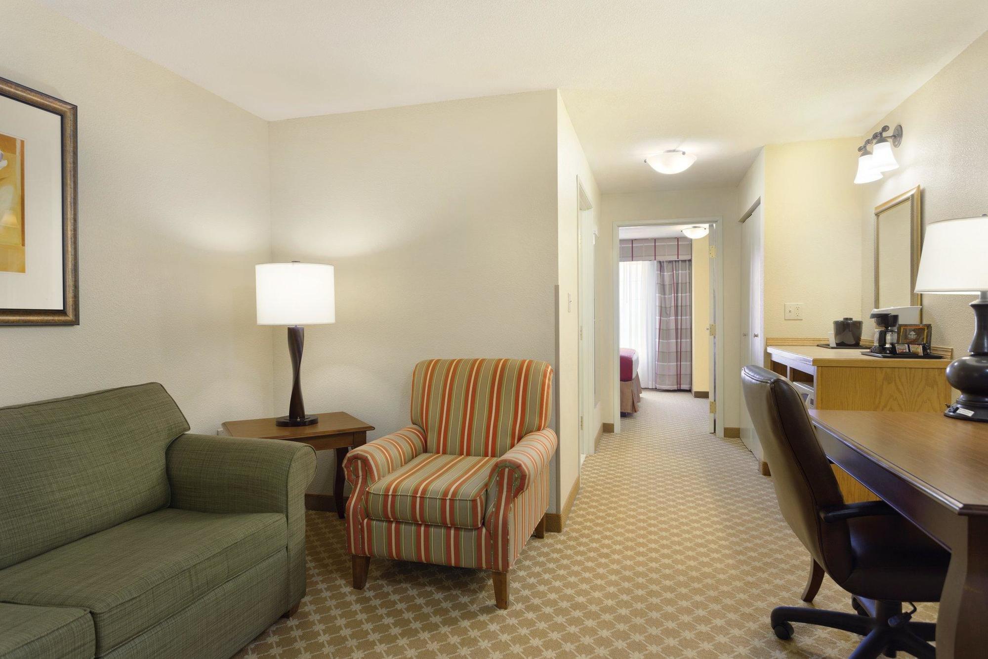 Country Inn & Suites By Radisson, Nevada, Mo Екстер'єр фото