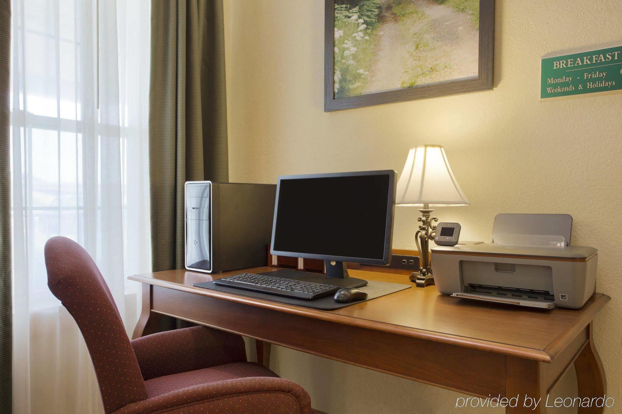 Country Inn & Suites By Radisson, Nevada, Mo Екстер'єр фото